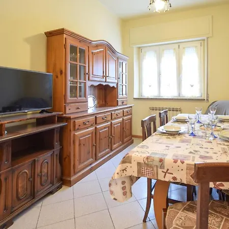 Holiday home 2 Bedroom Beautiful In Viareggio