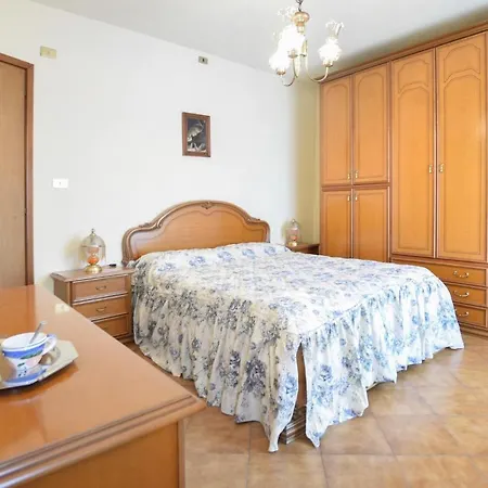 2 Bedroom Front In * Viareggio