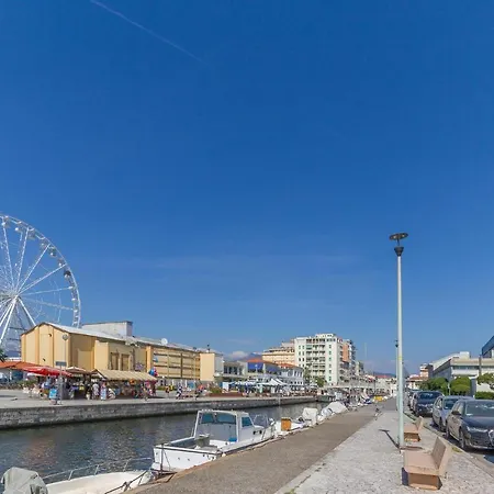 2 Bedroom Front In Viareggio