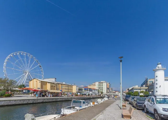 2 Bedroom In Viareggio